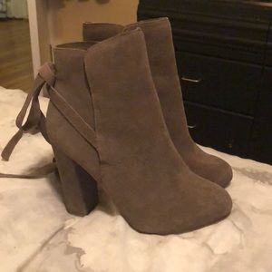Steve Madden Loreen Bootie Size 7